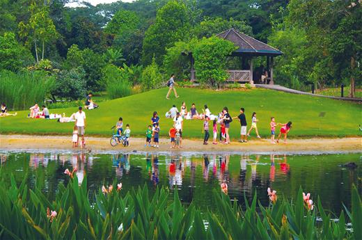 Children Playing at Botanic Gardens